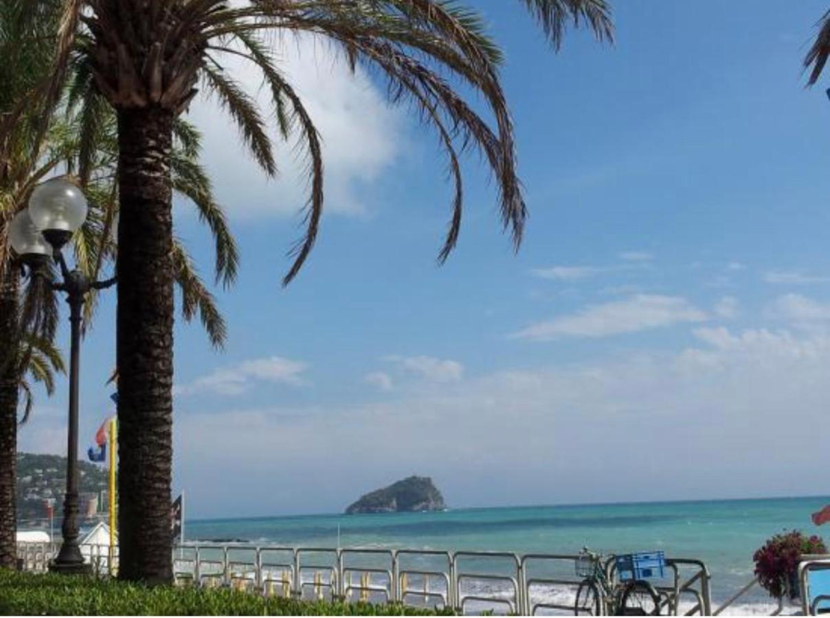 A 5 Minuti Dal Mare - Dolphin Beach House Spotorno Exterior photo