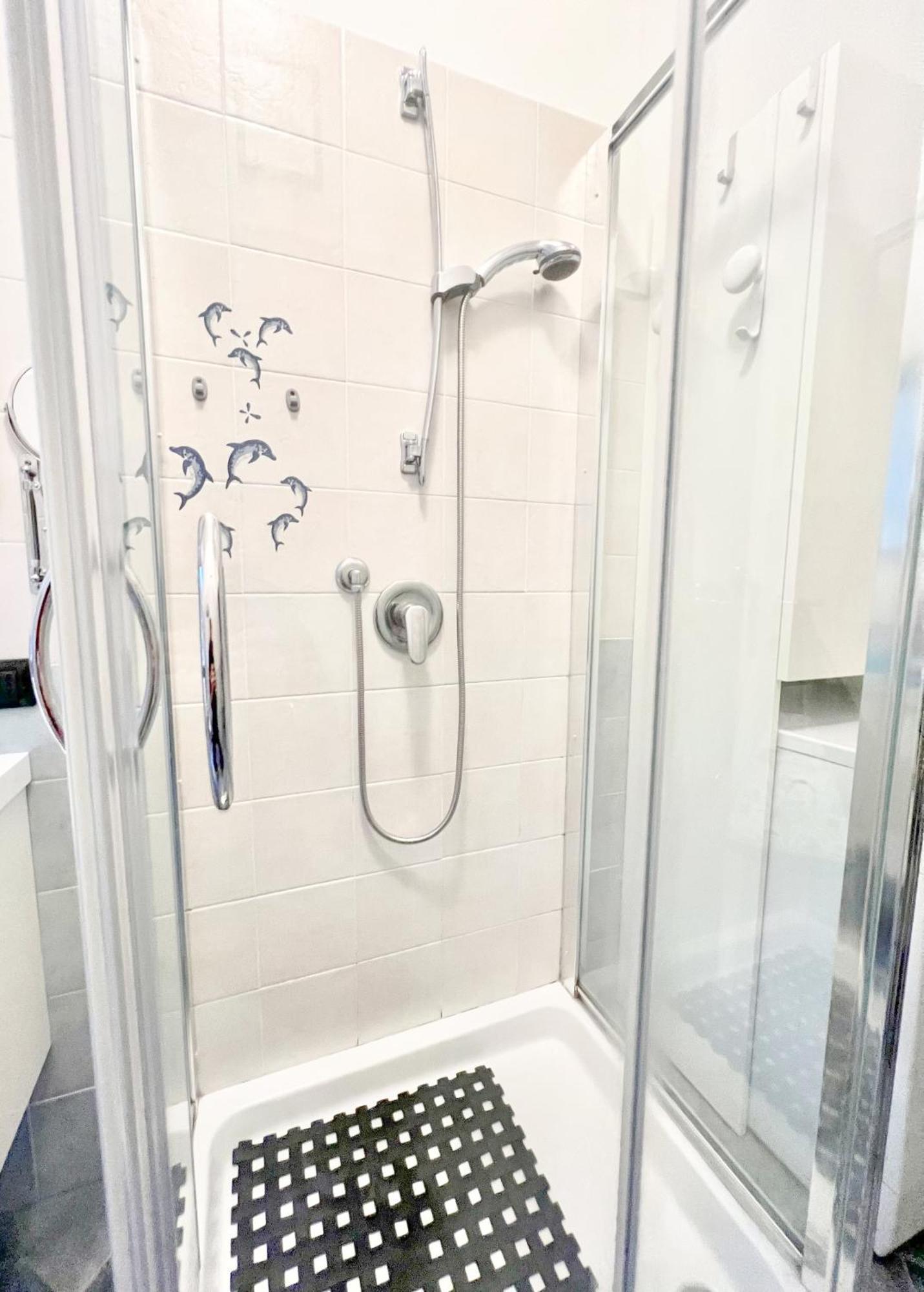 A 5 Minuti Dal Mare - Dolphin Beach House Spotorno Exterior photo